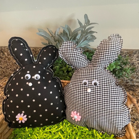 Handmade Primitive Easter Bunny. New - Picture 3 of 4